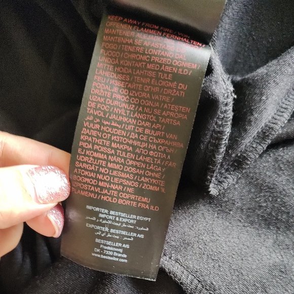 Noisy May Black spaghetti full sleeve velvet dress with grey hoodie attached in - Picture 12 of 13